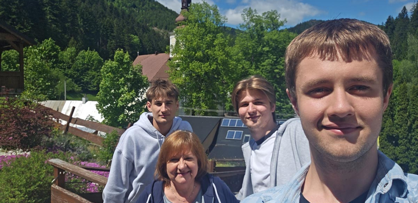 Tam, kde ticho hôr spája hlasy tímu alebo teambuilding pracovníkov marketingu z II. E