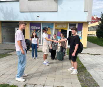 Brífing pracovníkov marketingu z III. E v spoločnosti ColorGrafik